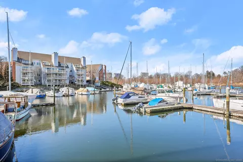 105 Harbor Dr #116, Stamford, CT 06902