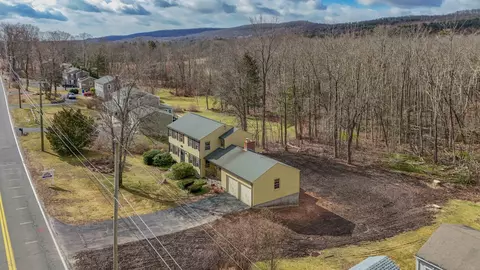 191 S Stone St, Suffield, CT 06093