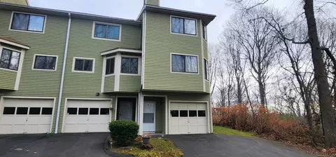 40 Foxon Hill Rd #Q66, New Haven, CT 06513