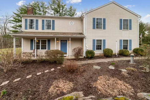 752 Lakeside Rd, Southbury, CT 06488