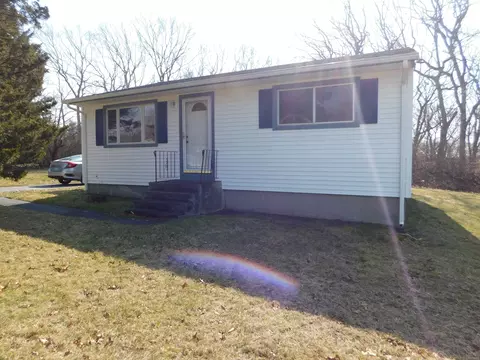 94 Breezy Knoll Dr, Groton, CT 06355