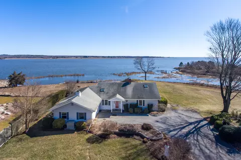 50 Cromwell Pl, Old Saybrook, CT 06475