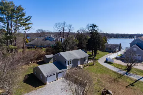 60 Harbor View Rd, Guilford, CT 06437