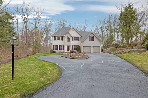 33 Deer Run Rd, Brookfield, CT 06804