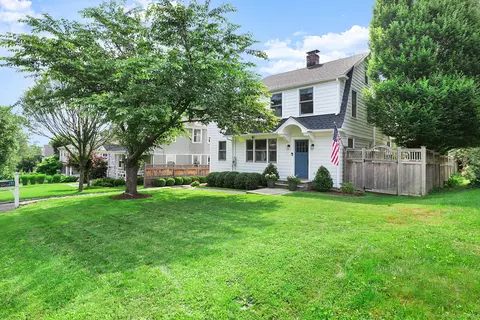 144 Richmond Hill Rd, New Canaan, CT 06840