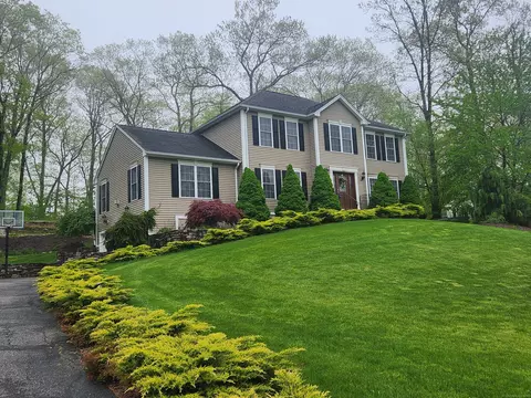 61 Marthas Way, Thomaston, CT 06787