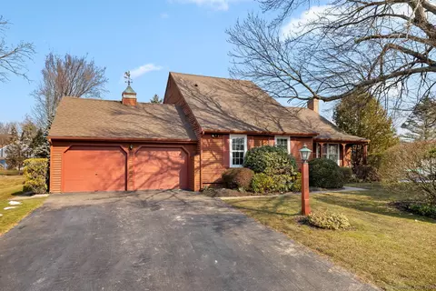 76 Daisy Cir, Bristol, CT 06010