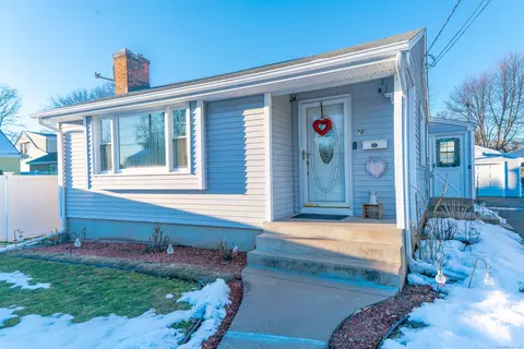 78 Camp Ave, Newington, CT 06111