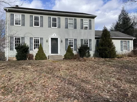 12 Elana Ln, Newtown, CT 06482