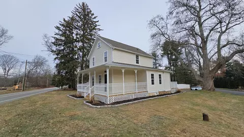 509 Green Hill Rd, Madison, CT 06443