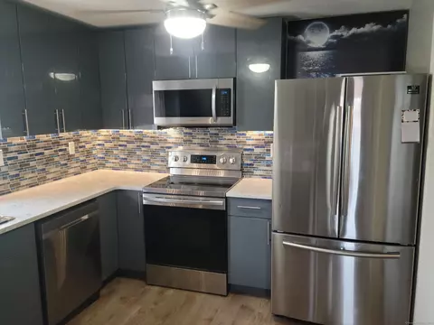 1221 Washington St #12, Middletown, CT 06457