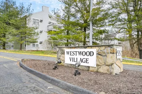 55 Mill Plain Rd #5-4, Danbury, CT 06811