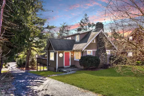 36 Richardson Dr, Middlebury, CT 06762