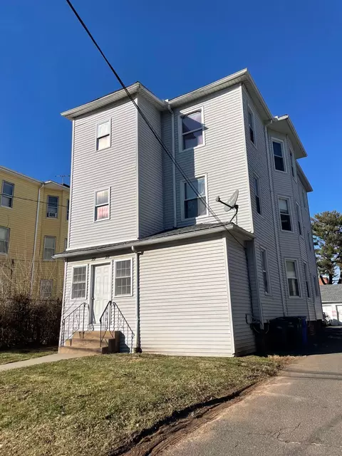 22-24 Bushnell St, Hartford, CT 06114