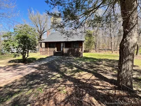 176 Lake Dr E, Oakdale, CT 06370