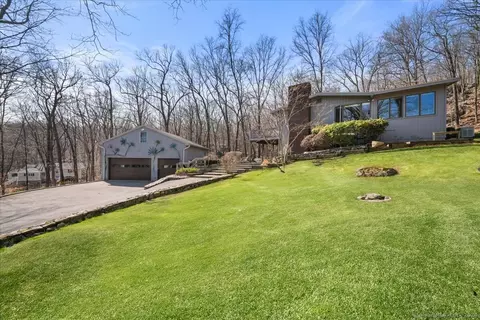 29 Dogwood Dr, Ridgefield, CT 06877