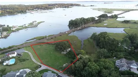 504 Noank Rd, Groton, CT 06355