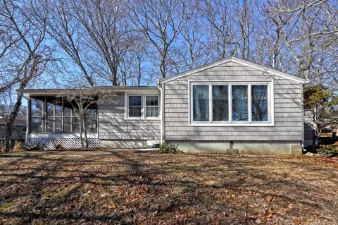 18 Marshfield Rd, East Lyme, CT 06357