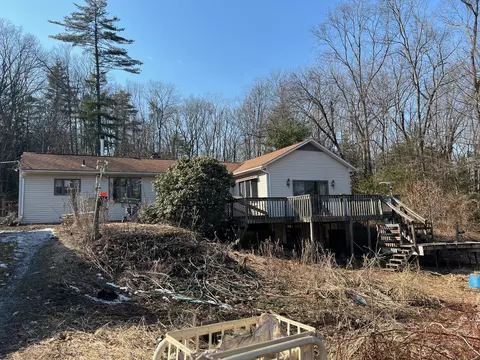 231 Simsbury Rd, Granby, CT 06090