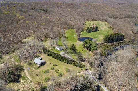 25 Hathaway Rd, East Lyme, CT 06333