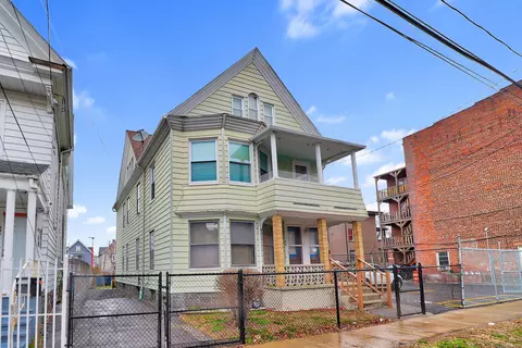 599 Arctic St, Bridgeport, CT 06608