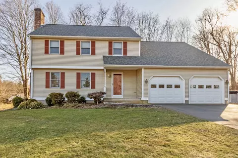 15 Strawberry Ln, Middlefield, CT 06455