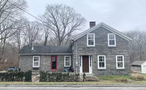 45 Cow Hill Rd, Clinton, CT 06413