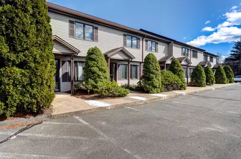 20 Julie Rd #C15, Plainville, CT 06062