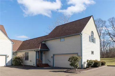 34 L Hermitage Dr #34, Shelton, CT 06484