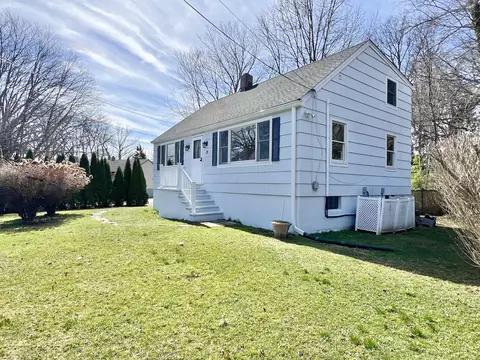 15 W Rocks Rd, Norwalk, CT 06851