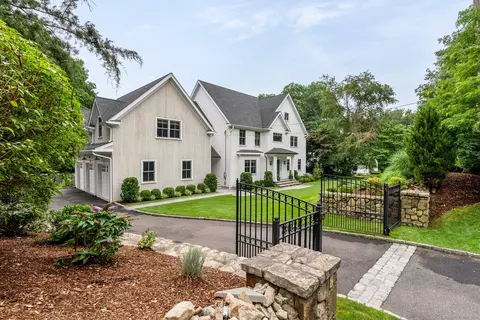 142 Compo Rd N, Westport, CT 06880