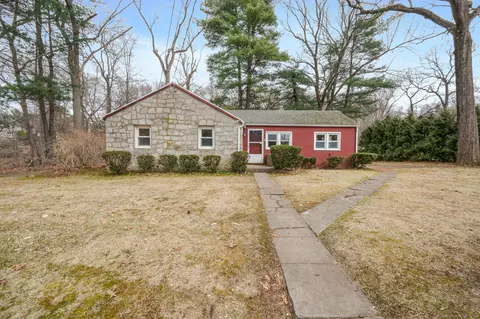 1353 New London Tpke, Glastonbury, CT 06033
