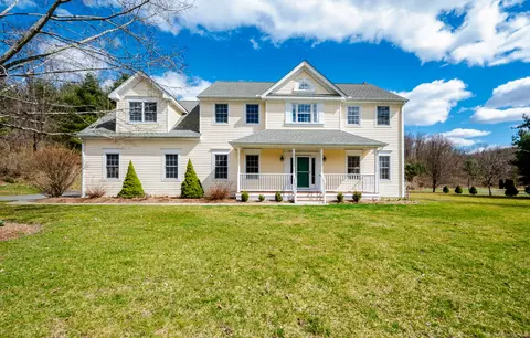 252 Bluff Point Rd, Glastonbury, CT 06073