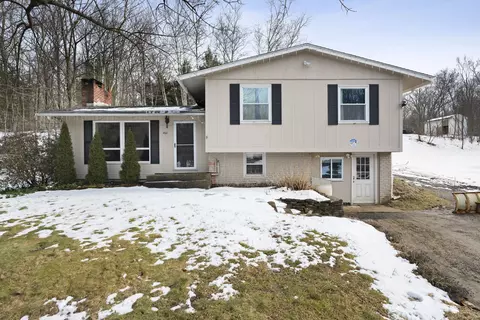 460 E Cotton Hill Rd, New Hartford, CT 06057
