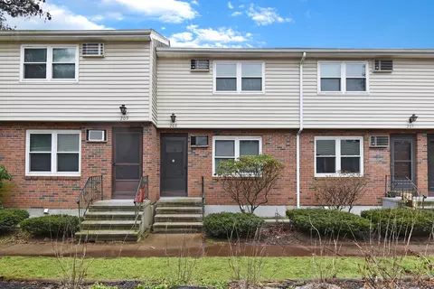 208 Blackstone Vlg #208, Meriden, CT 06450