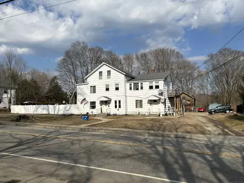 231 Woodstock Ave, Putnam, CT 06260