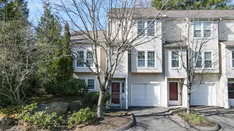 380 Hitchcock Rd #145, Waterbury, CT 06705