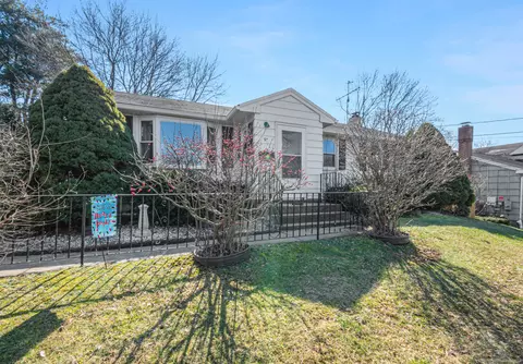 95 Saddle Hill Rd, Newington, CT 06111
