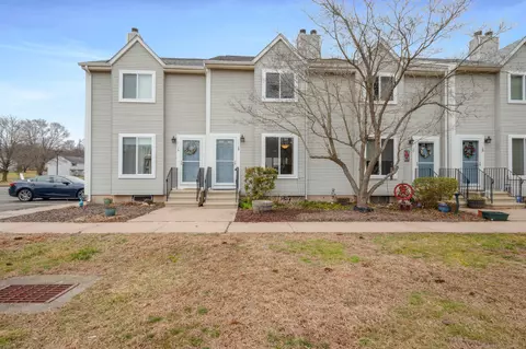 16 Seymour Rd #2B, East Granby, CT 06026