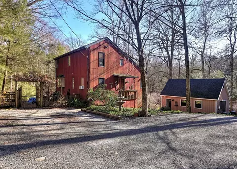151 Punkup Rd, Oxford, CT 06478