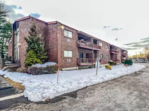 235 Henry Ave #32I, Stratford, CT 06614