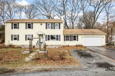 58 Clarence Ave, Pawcatuck, CT 06379