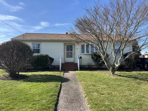 118 Charter Oak Ave, East Haven, CT 06512