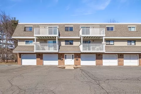 78 Churchill Dr #78, Newington, CT 06111