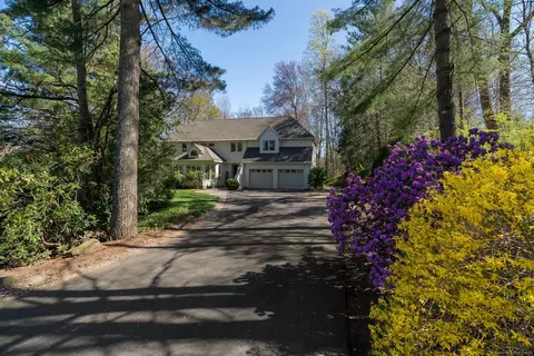 29 Pheasant Chase Chase, West Hartford, CT 06117