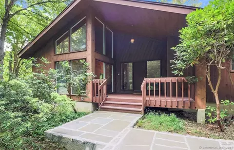 4 West Trl, Stamford, CT 06903