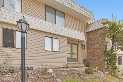 20 Briar Ct #20, Cromwell, CT 06416