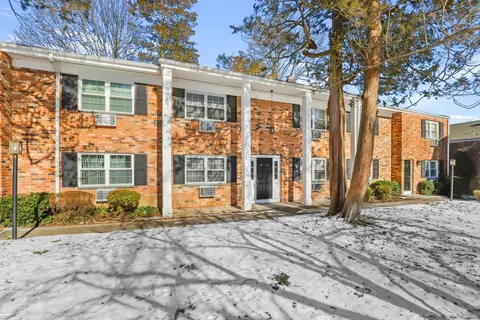 151 Courtland Ave #4D, Stamford, CT 06902