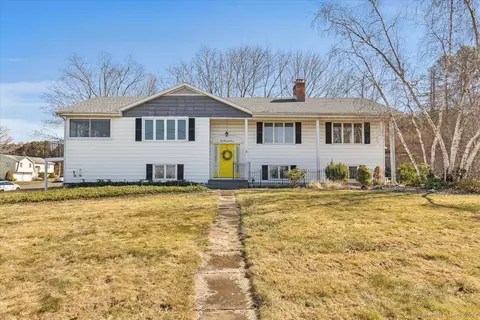 107 High St, Portland, CT 06480
