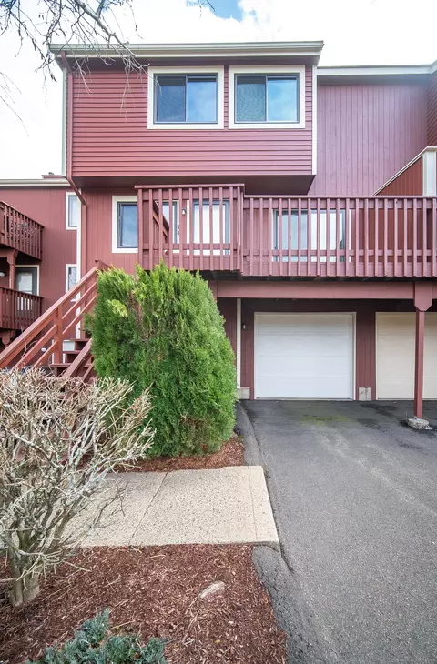 25 Florence Rd #44, Branford, CT 06405